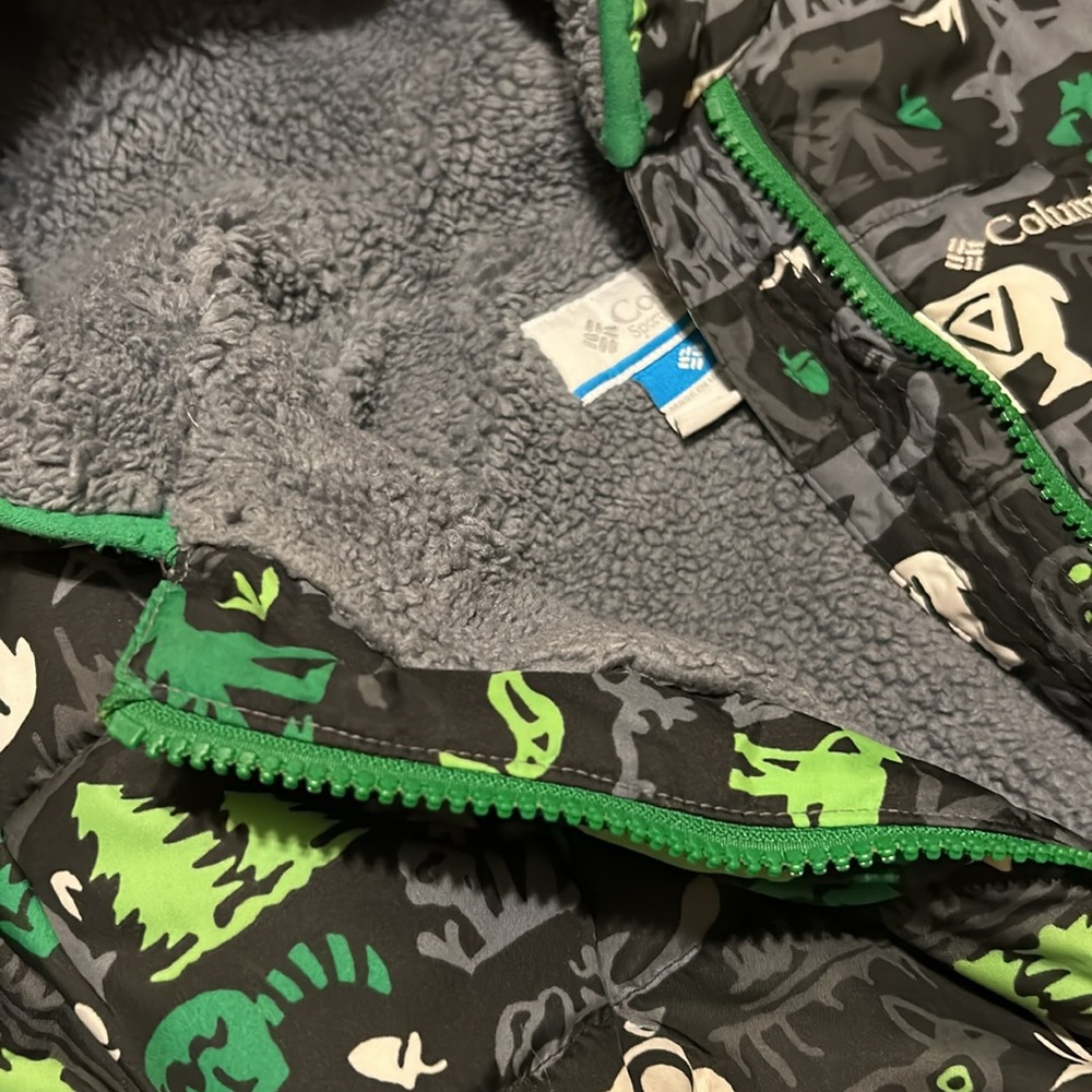 Columbia Snowsuit with Hood 12-18m - Picture 3 of 11